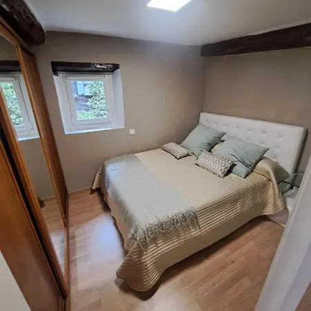 En El Casco Viejo. Itsasargi Apartamento