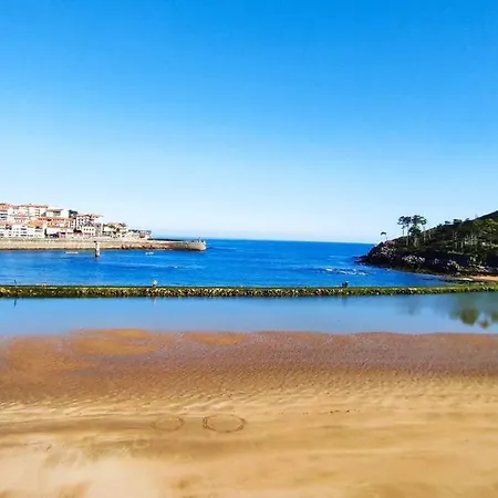 En El Casco Viejo. Itsasargi * לקייטיו