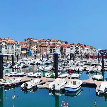 En El Casco Viejo. Itsasargi לקייטיו